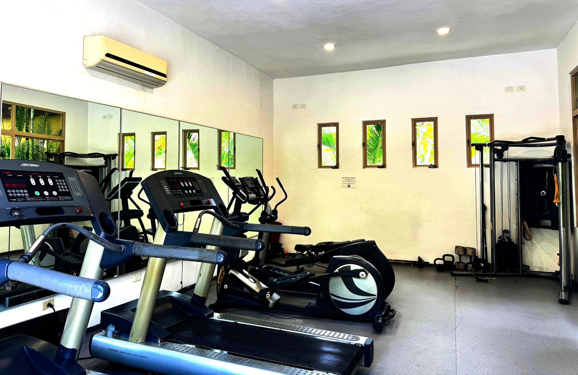 House in gated community with clubhouse, childrens playground, pool with swimming lane, paddle tennis court, 7,000 m2 of green areas, and m