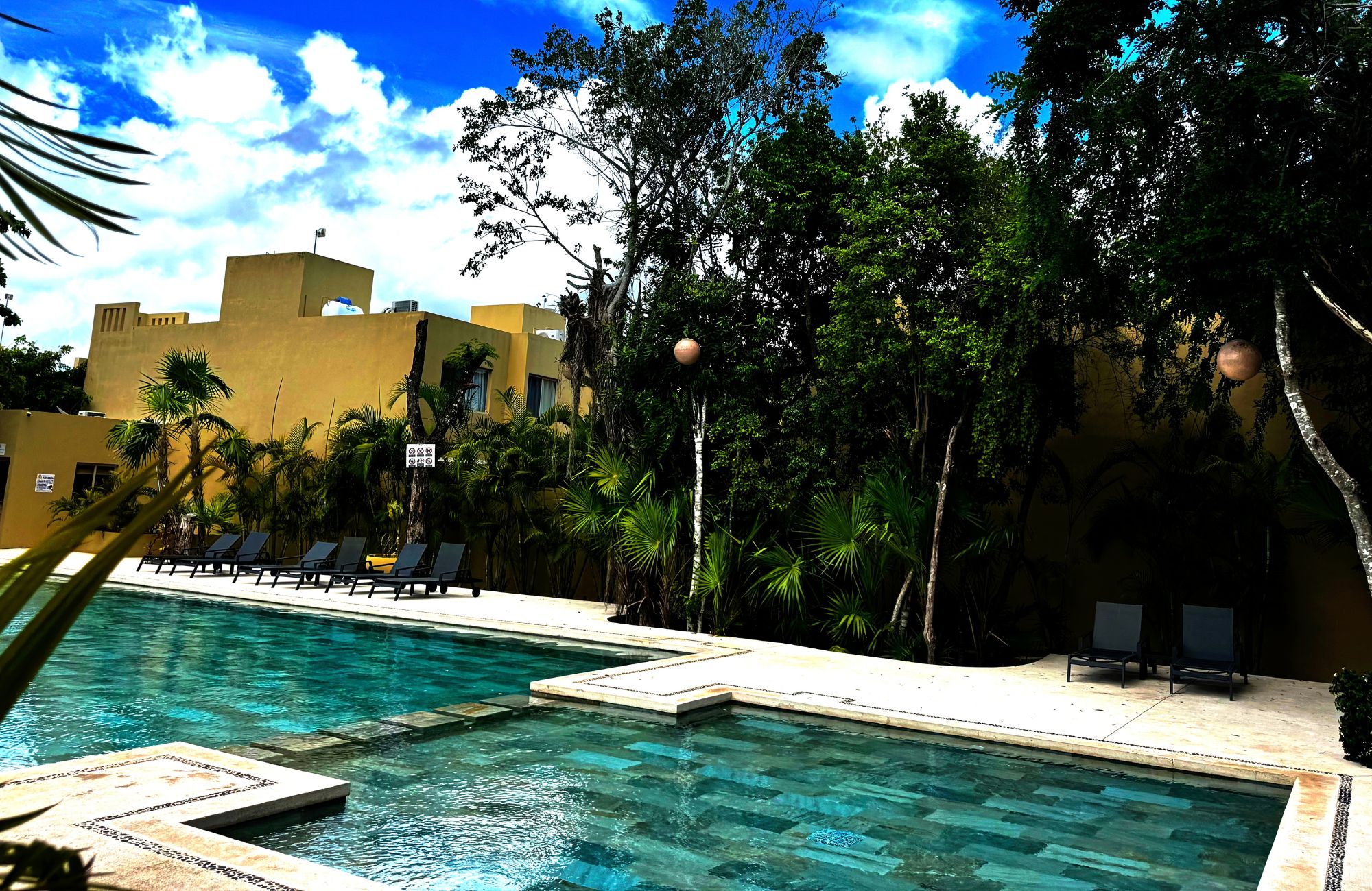 House in gated community with clubhouse, childrens playground, pool with swimming lane, paddle tennis court, 7,000 m2 of green areas, and m