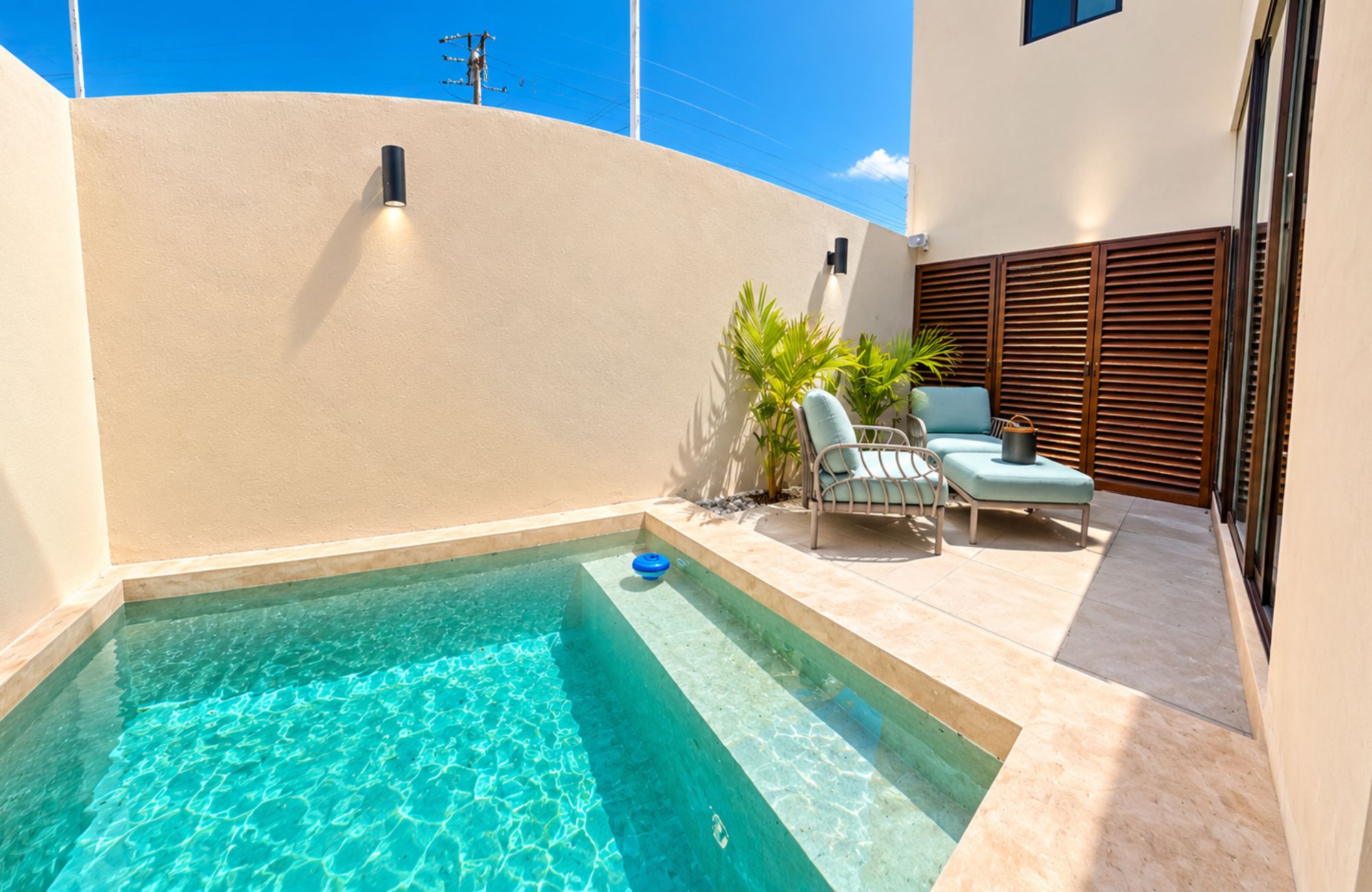House with Private Pool, Two-Story, for Sale in Temoz&oacute;n Norte, M&eacute;rida