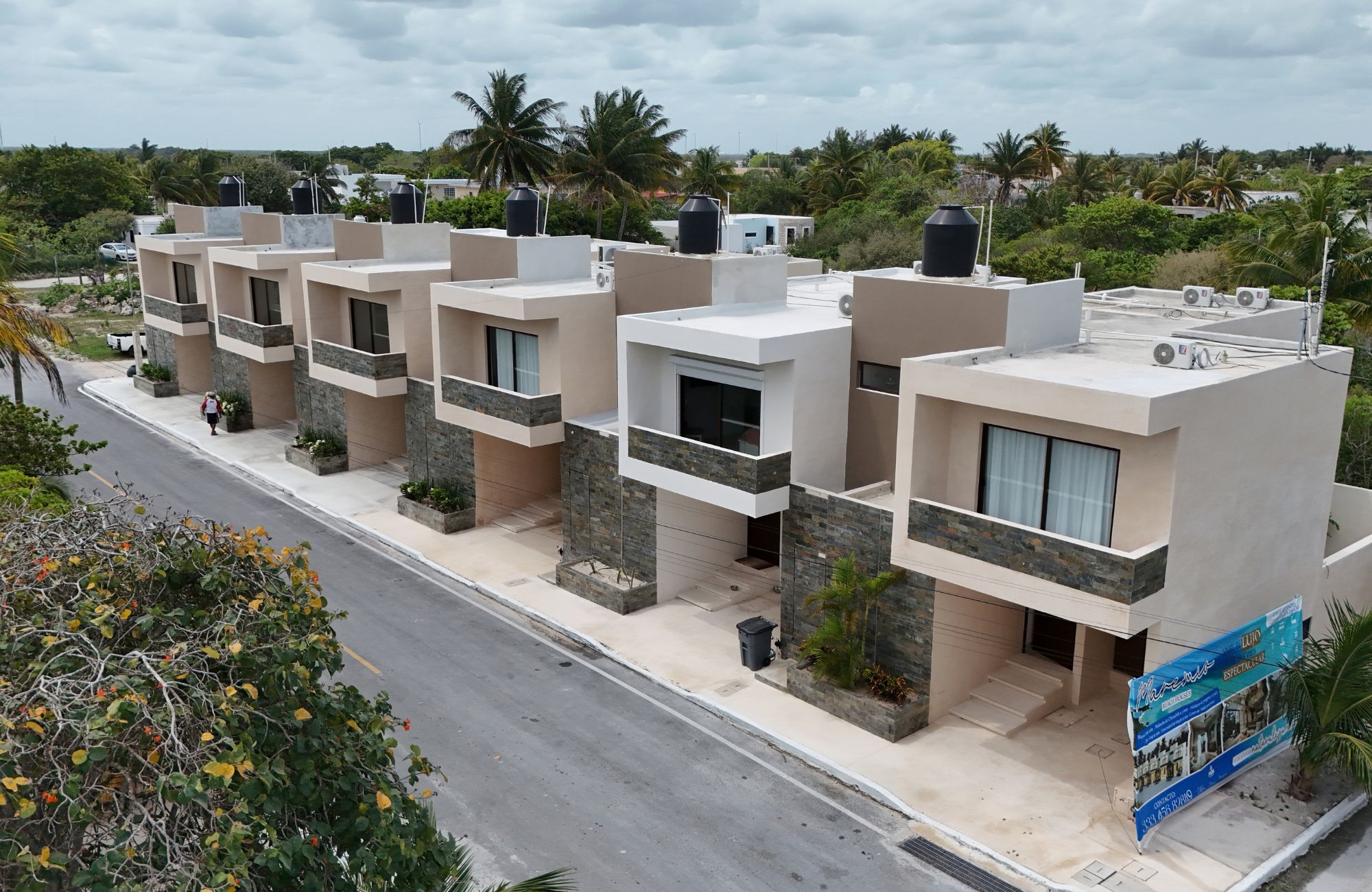 House with Private Pool, Two-Story, for Sale in Temoz&oacute;n Norte, M&eacute;rida