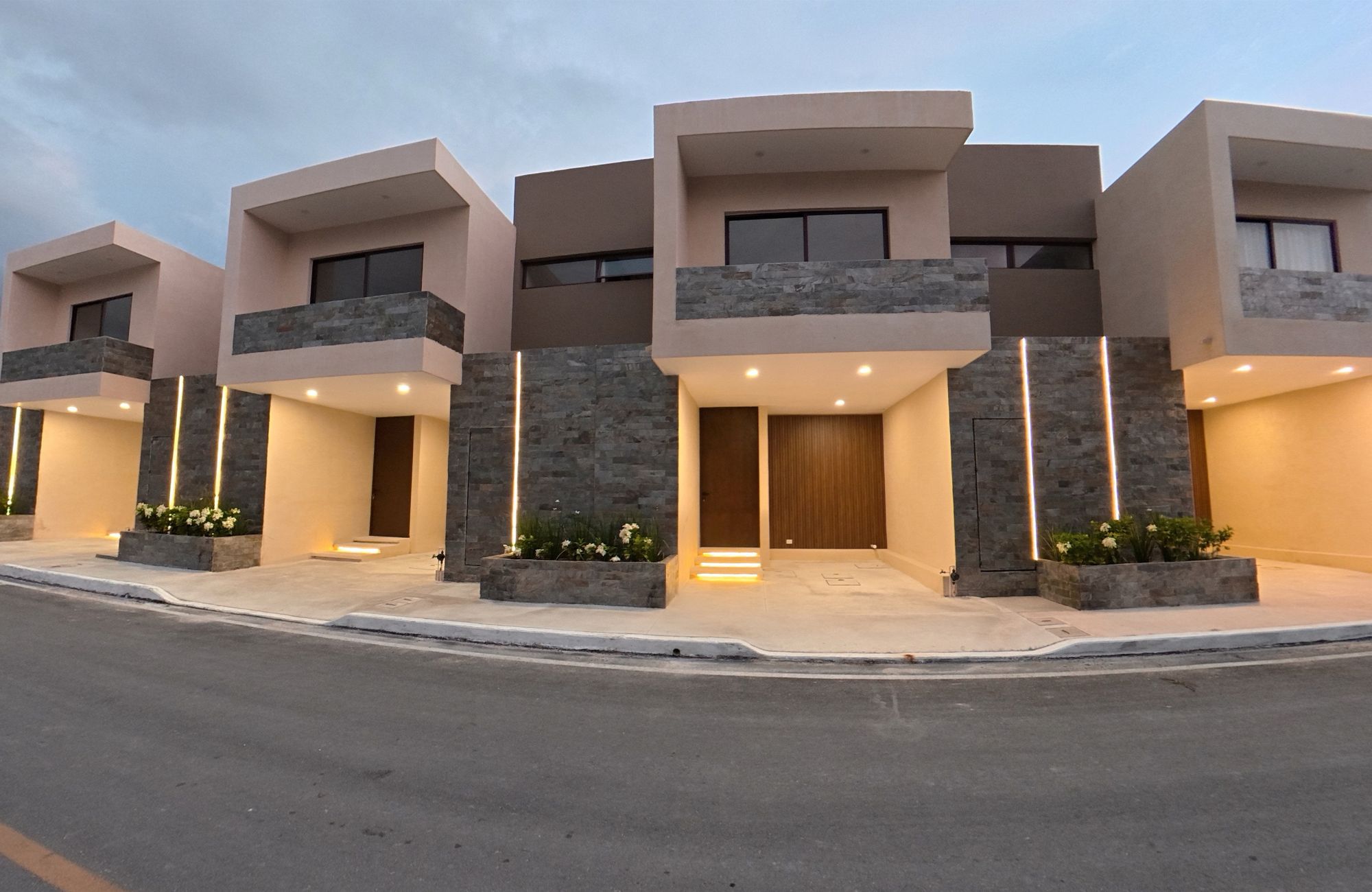 House with Private Pool, Two-Story, for Sale in Temoz&oacute;n Norte, M&eacute;rida