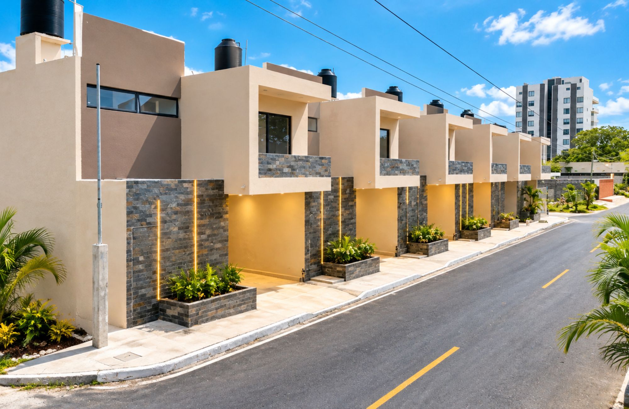 House with Private Pool, Two-Story, for Sale in Temoz&oacute;n Norte, M&eacute;rida