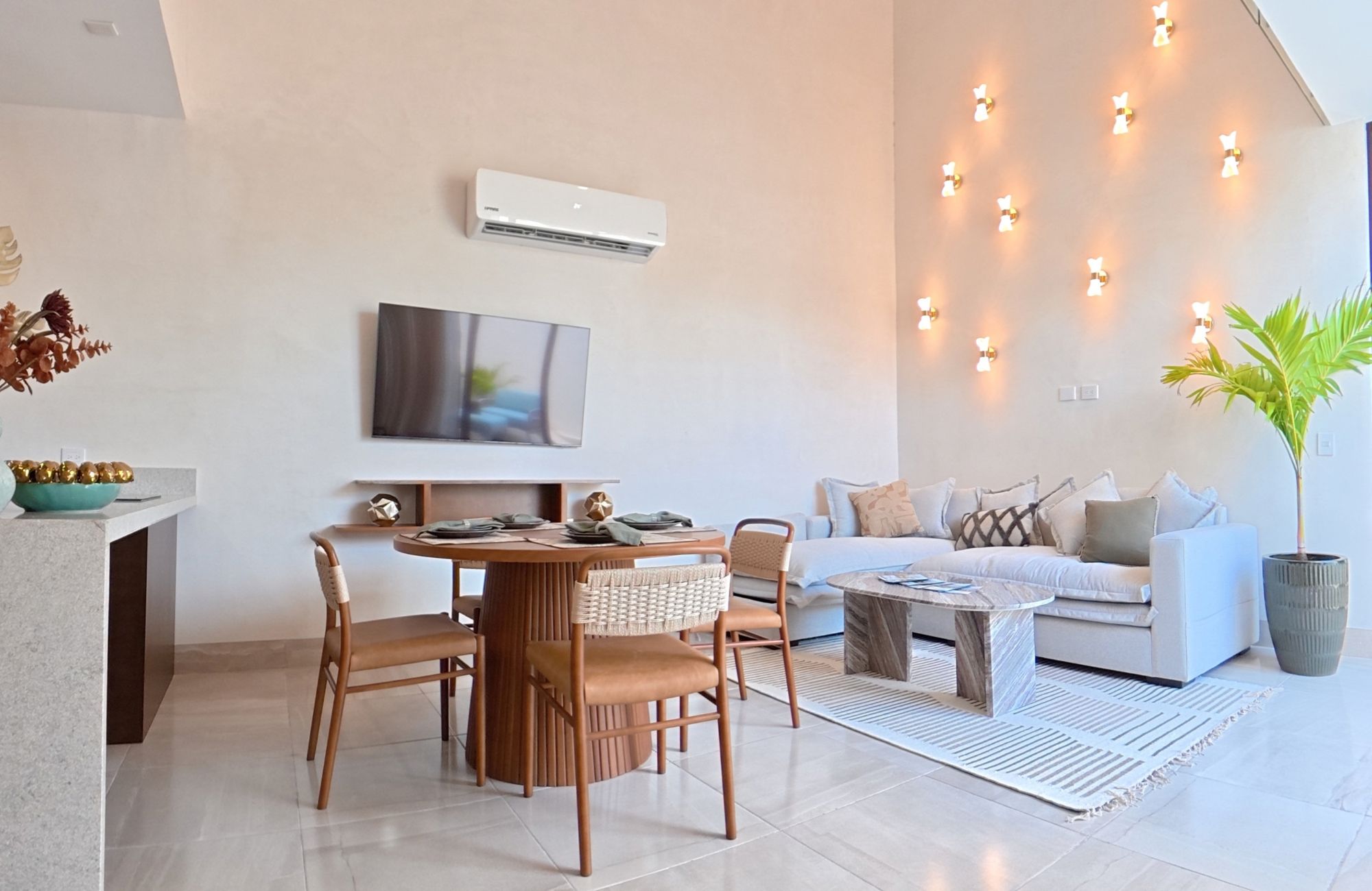 House with Private Pool, Two-Story, for Sale in Temoz&oacute;n Norte, M&eacute;rida