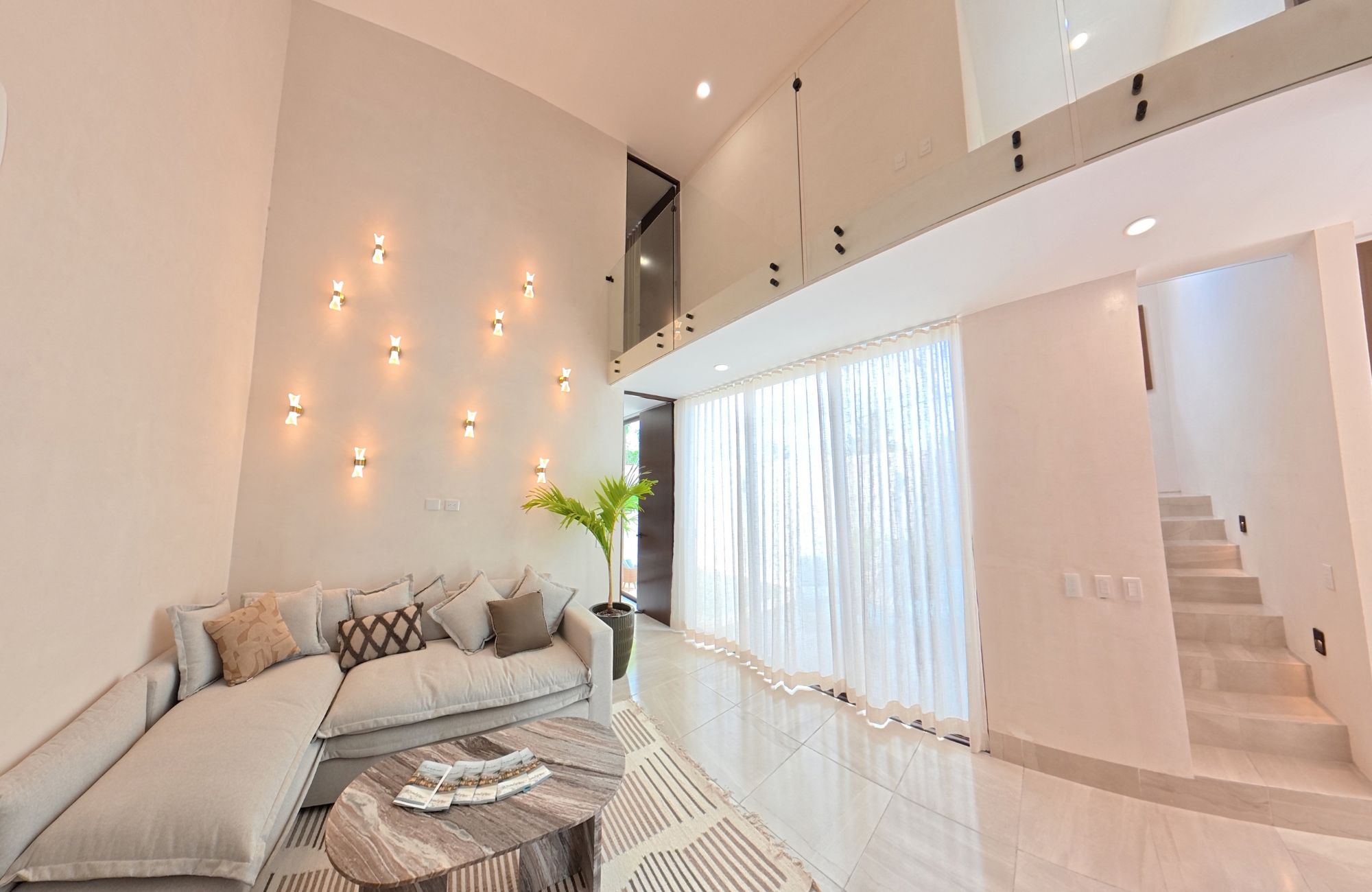 House with Private Pool, Two-Story, for Sale in Temoz&oacute;n Norte, M&eacute;rida