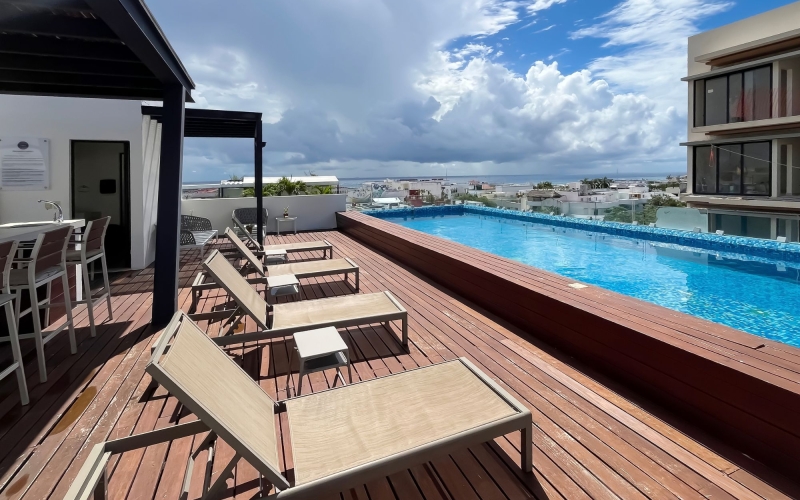 Furnished boutique penthouse with lock-off system, steps from Fifth Avenue, for sale