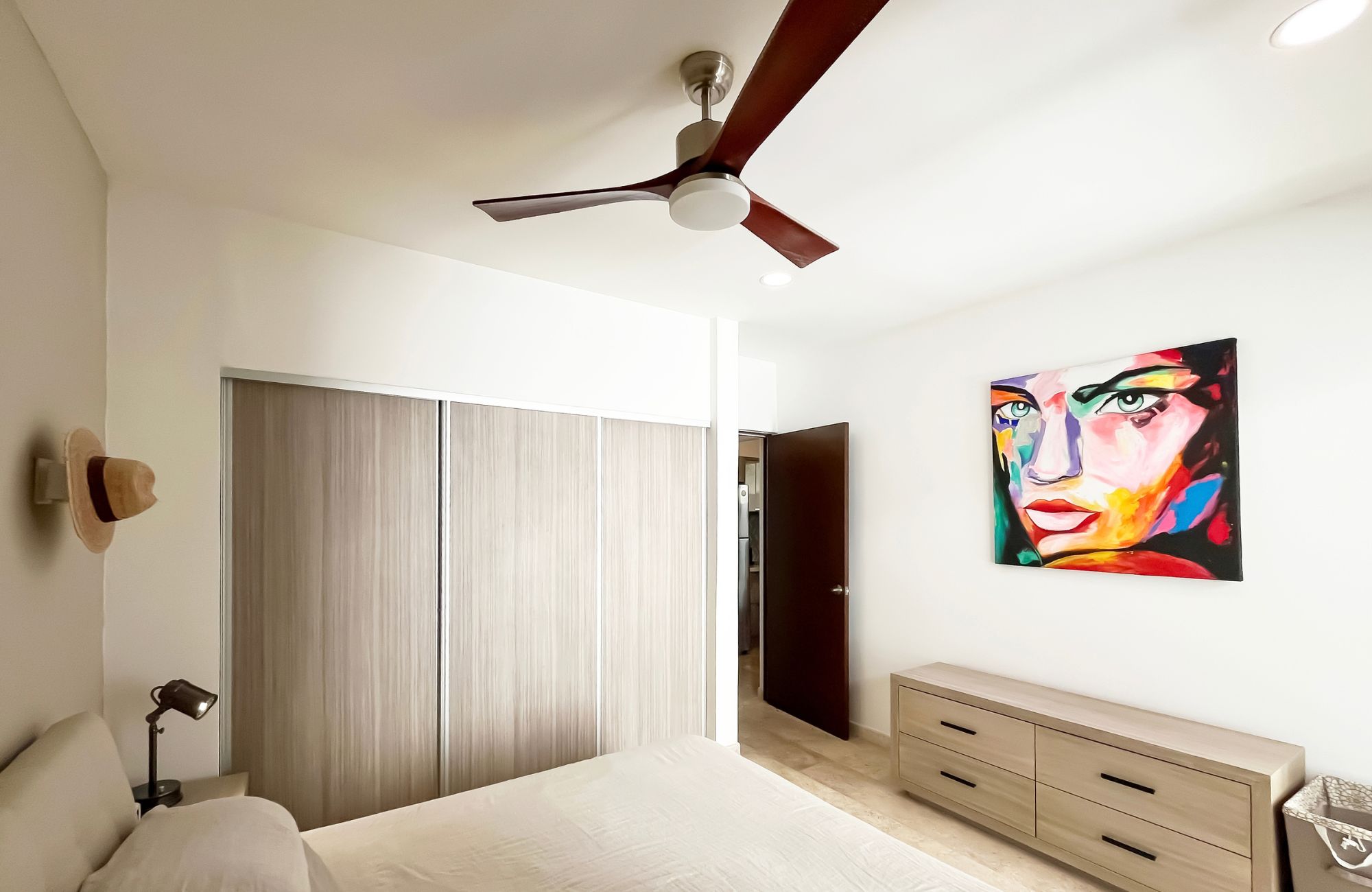 Penthouse 350 meters from the beach, ocean view pool, art gallery, unique design, roof garden with jacuzzi, for sale in Playa del Carmen.