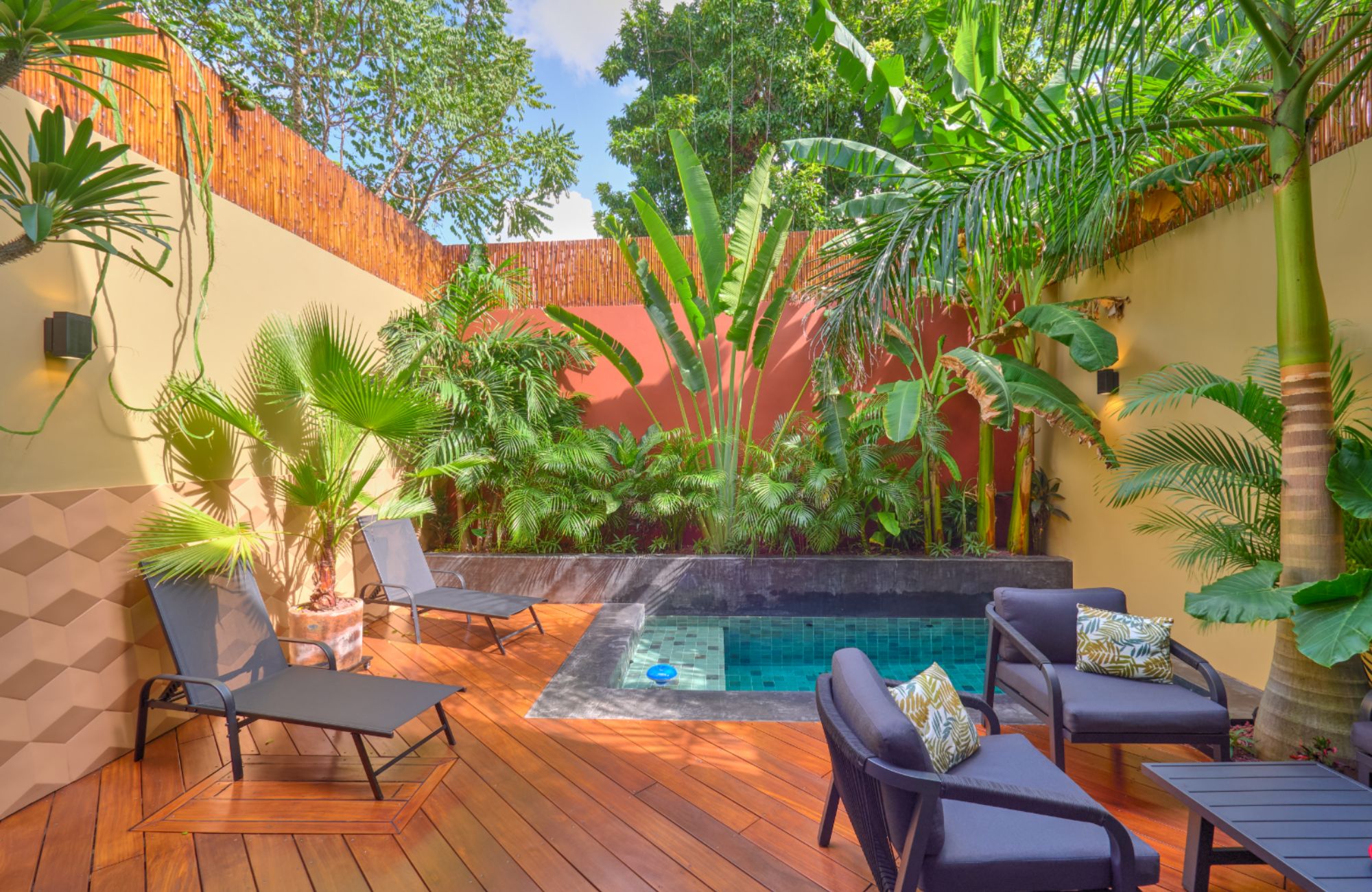 House with Private Pool and Terrace for Sale, Zona Norte, M&eacute;rida