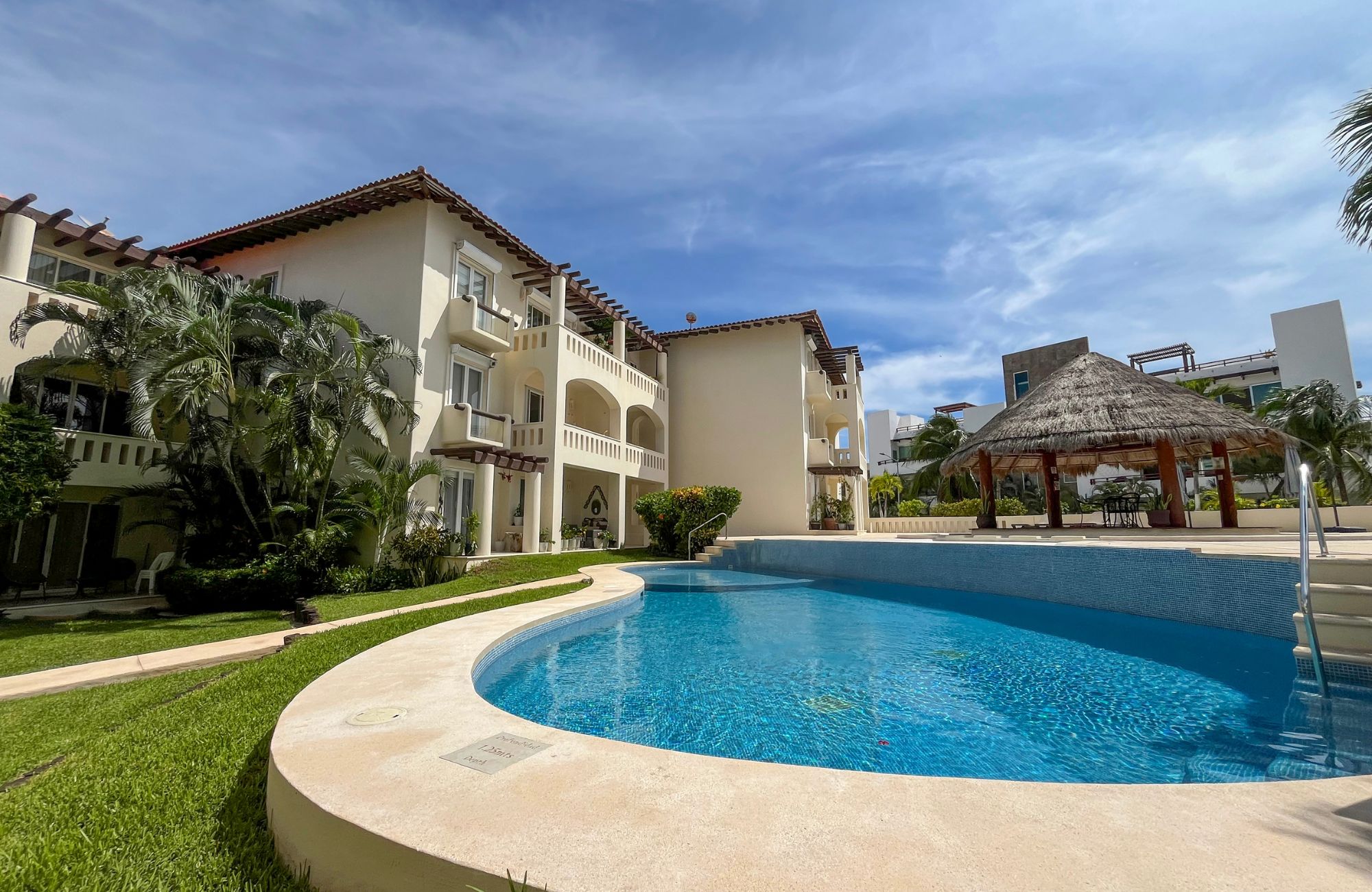 Apartment with double terrace and jacuzzi for sale, Downtown, Playa del Carmen.