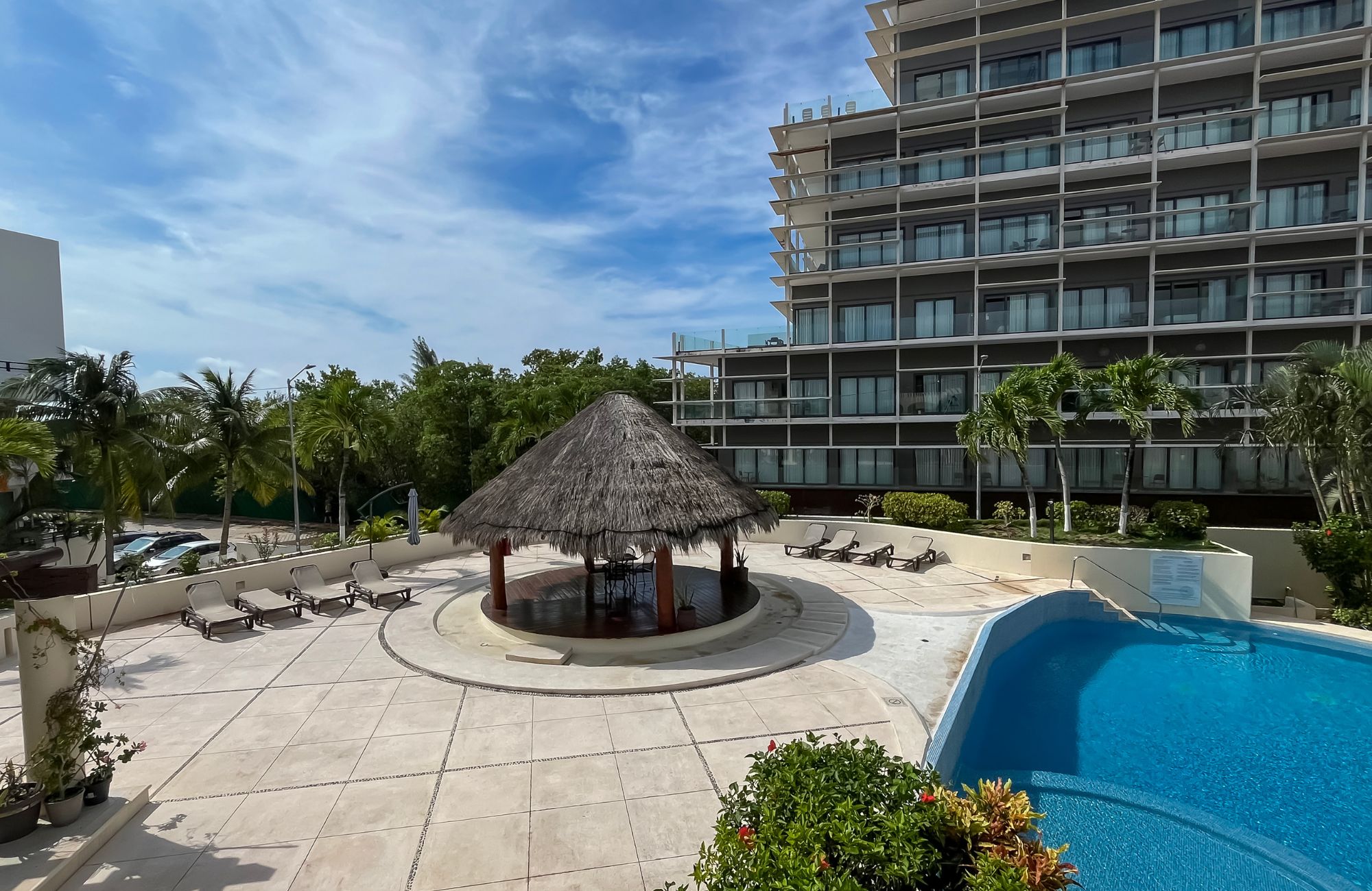Apartment with double terrace and jacuzzi for sale, Downtown, Playa del Carmen.