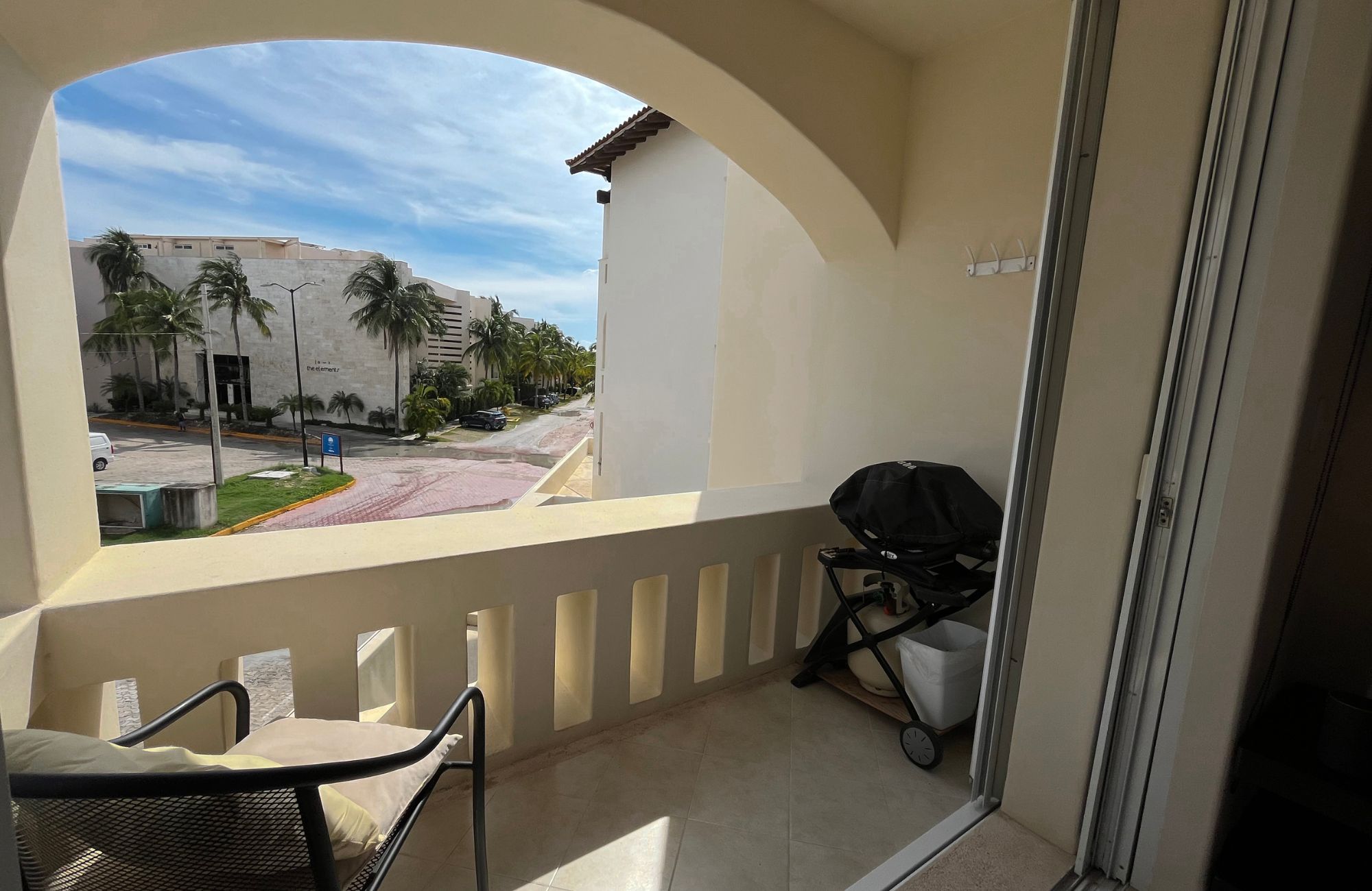 Apartment with double terrace and jacuzzi for sale, Downtown, Playa del Carmen.