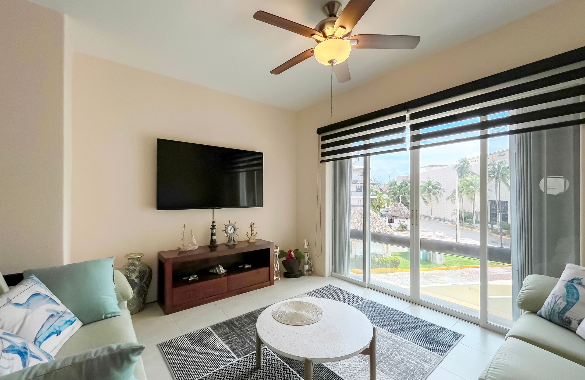 Apartment with double terrace and jacuzzi for sale, Downtown, Playa del Carmen.