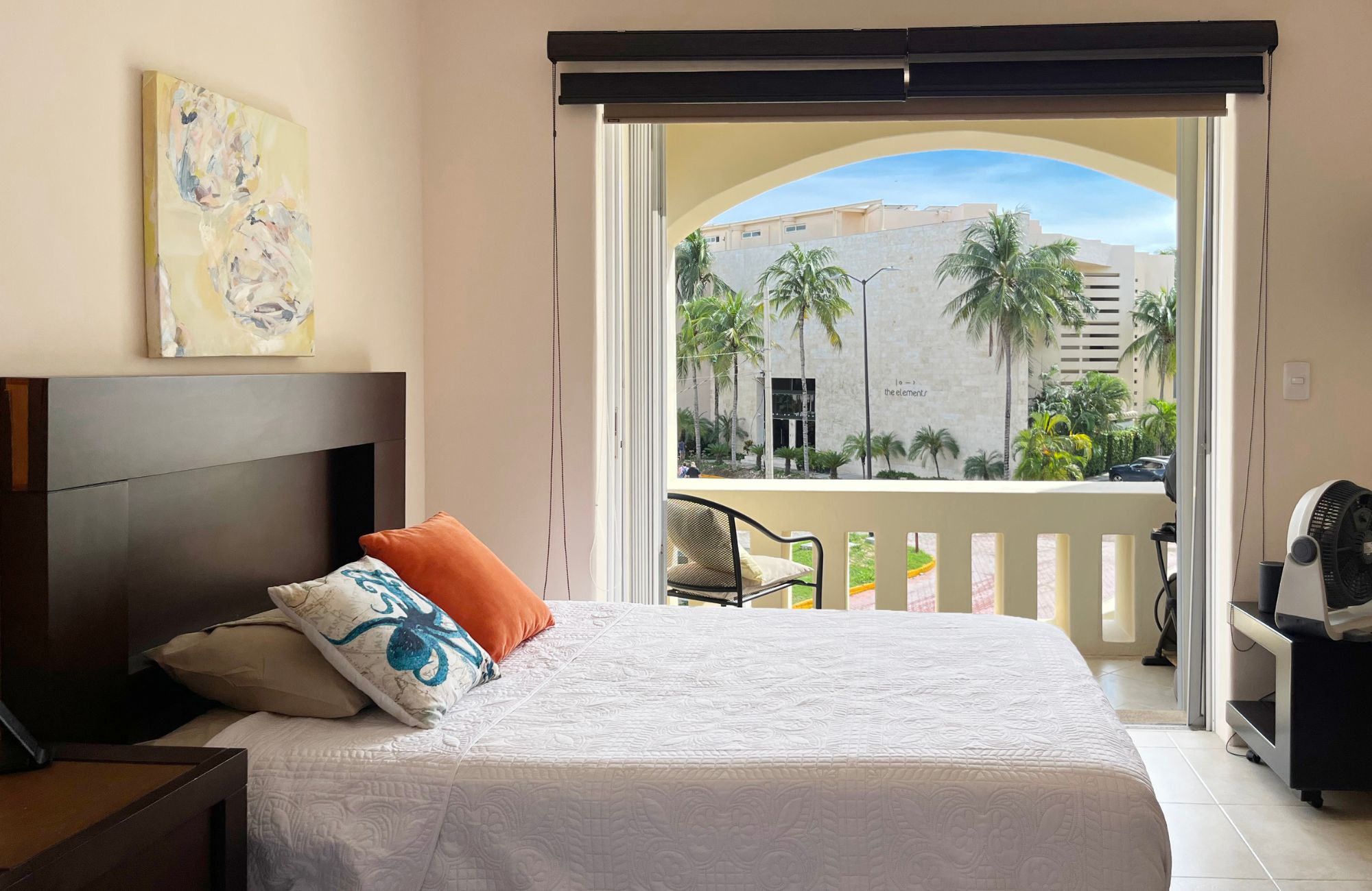 Apartment with double terrace and jacuzzi for sale, Downtown, Playa del Carmen.
