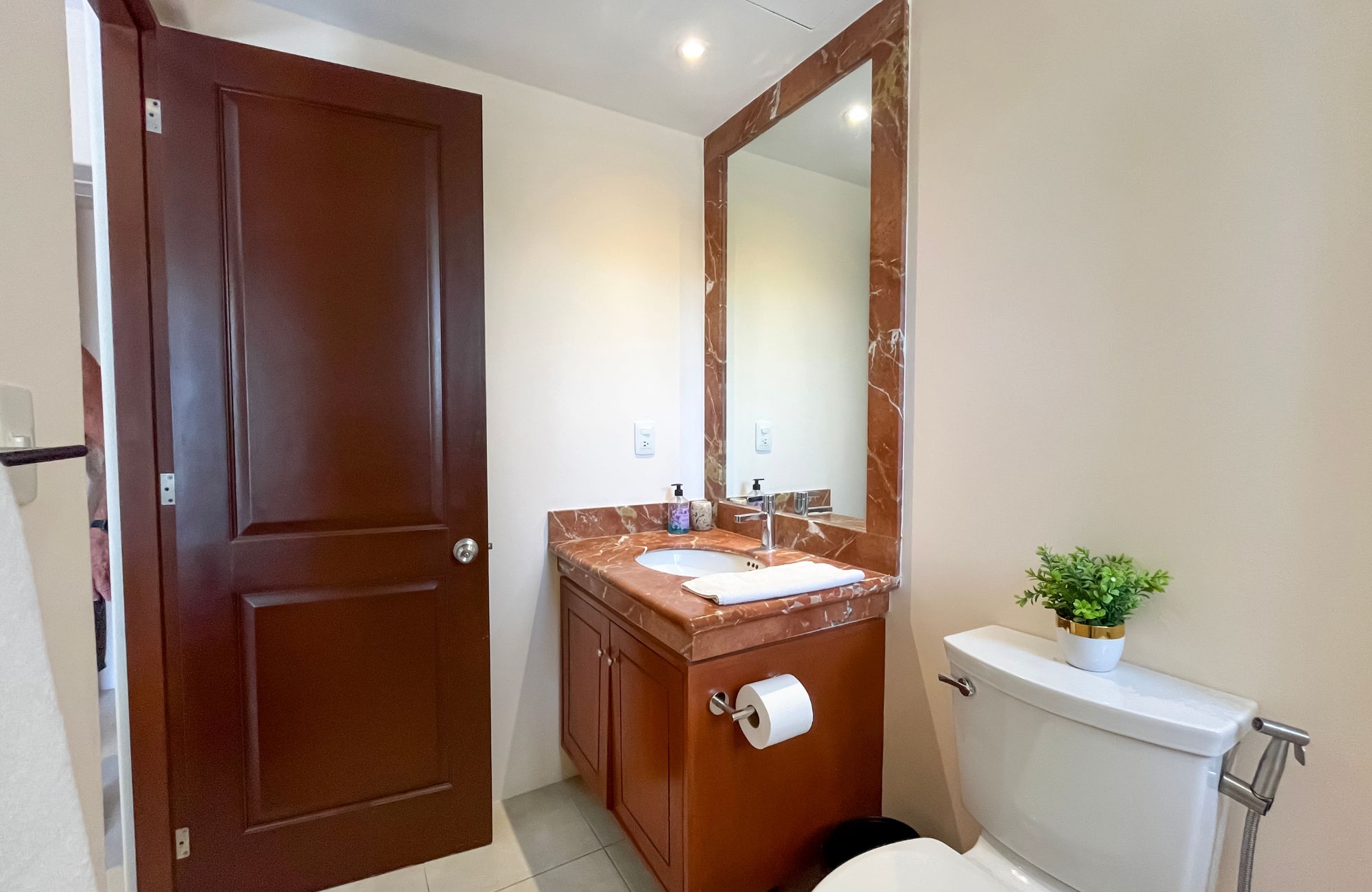 Apartment with double terrace and jacuzzi for sale, Downtown, Playa del Carmen.