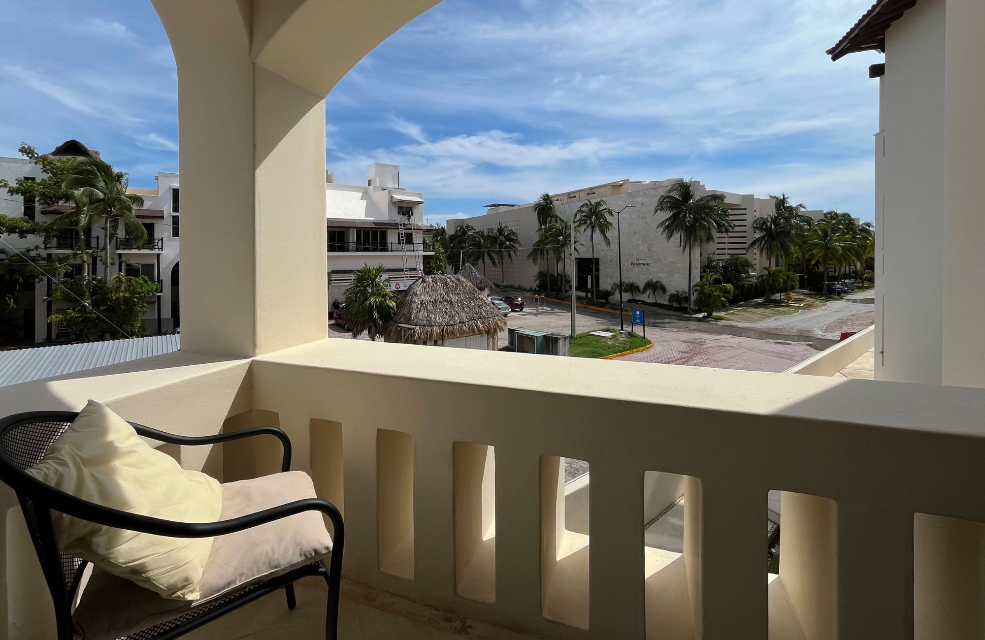 Apartment with double terrace and jacuzzi for sale, Downtown, Playa del Carmen.