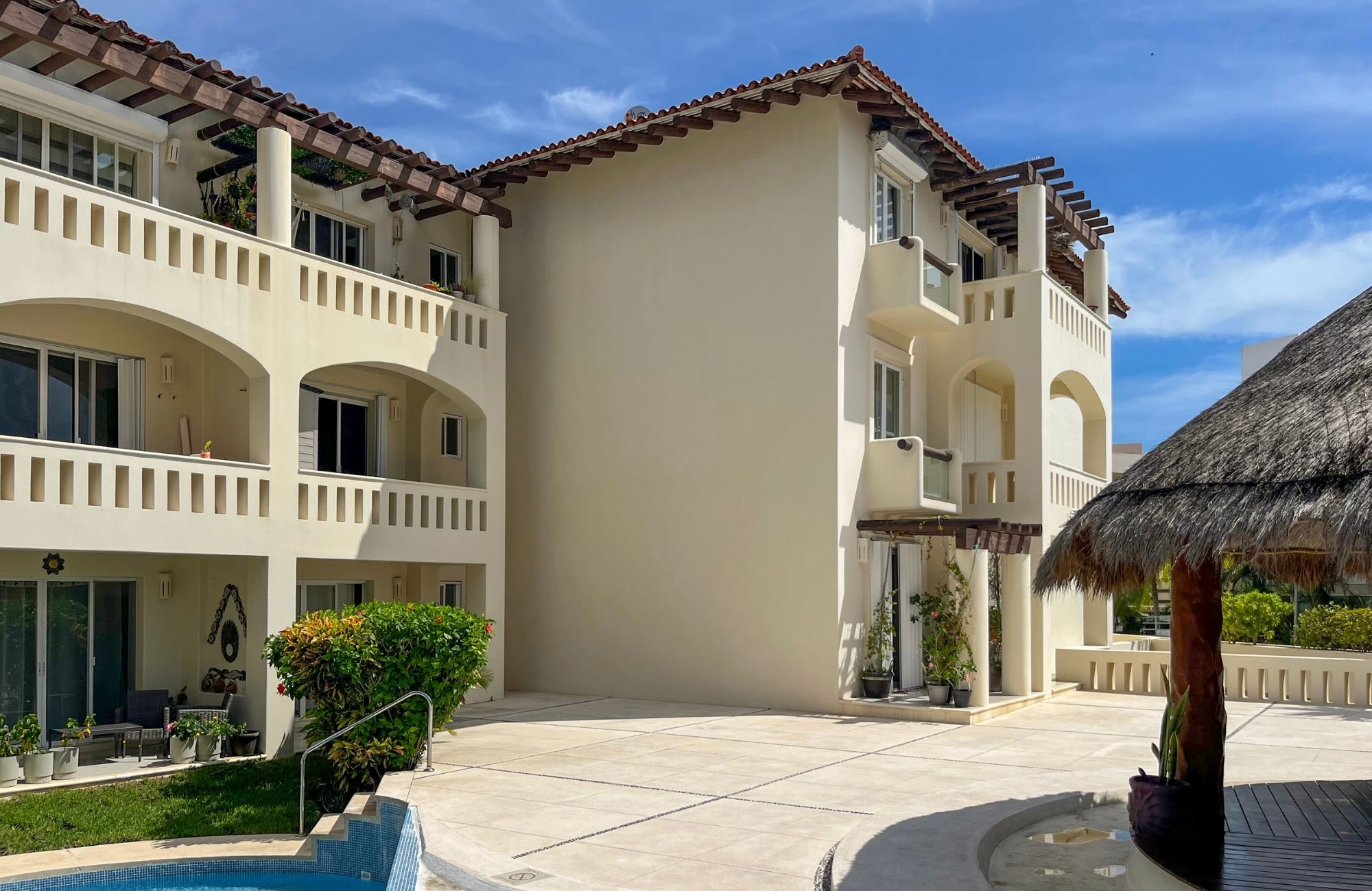 Apartment with double terrace and jacuzzi for sale, Downtown, Playa del Carmen.
