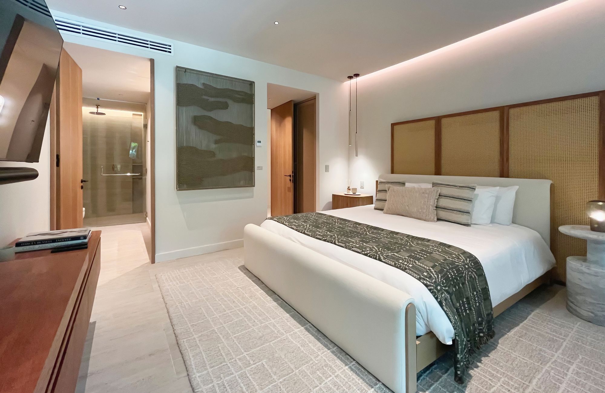 Penthouse with pool and rooftop, oceanfront, pre-sale Playa del Carmen.