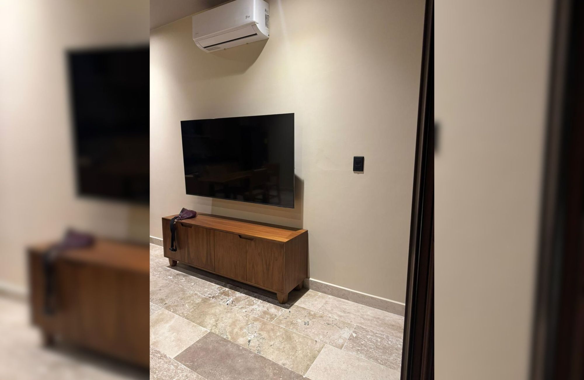 Condo, infinity pool, barbecue area, steps from the Cozumel boardwalk, sale.