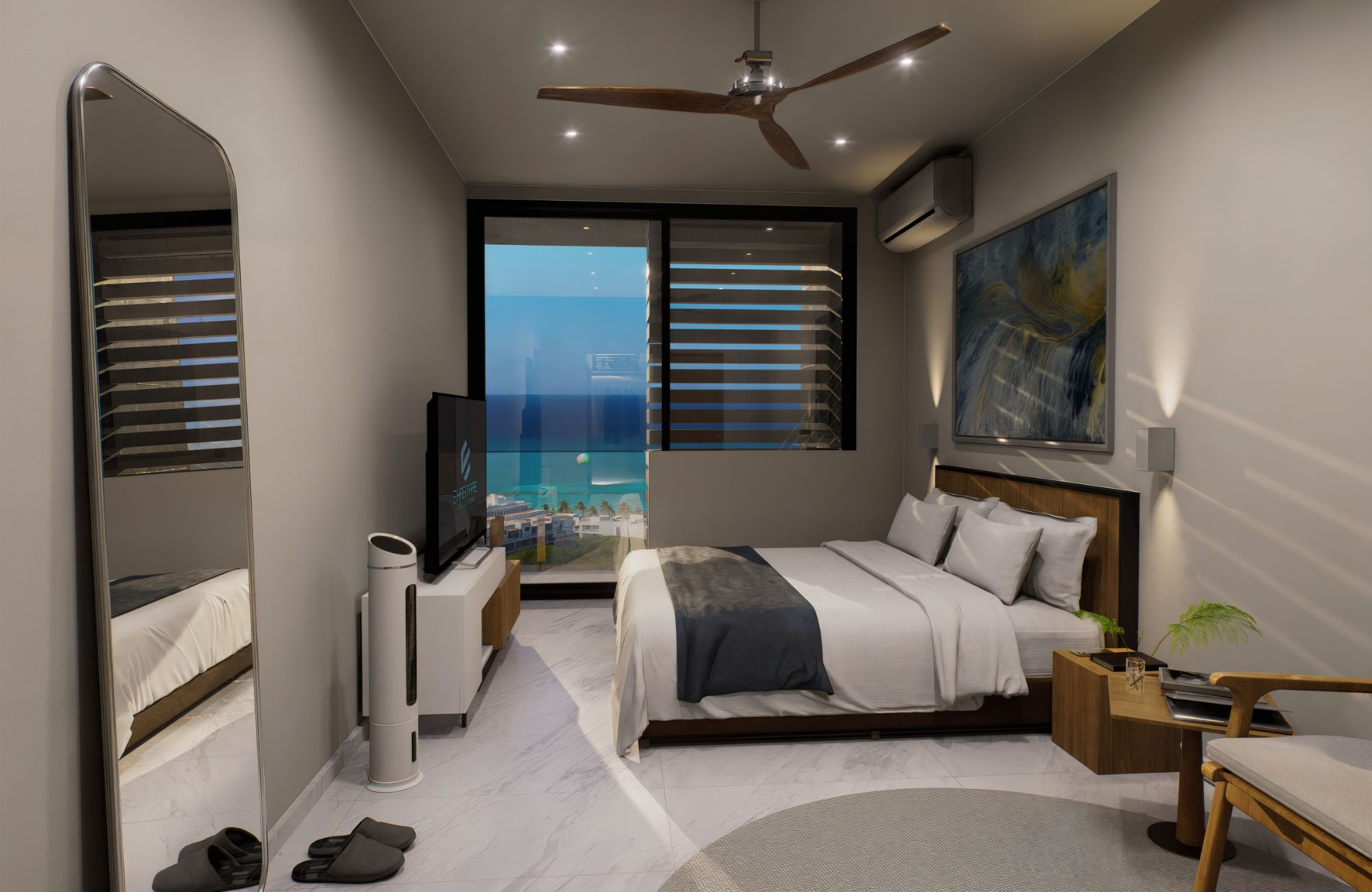 Condo, priced to sell, close to the beach and 5TH AVE, rooftop pool, for sale