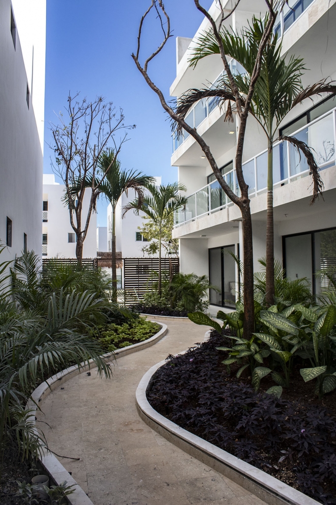 2 bedroom apartment REDUCED PRICE in a comfortable and safe quiet area, close to playa del carmen.