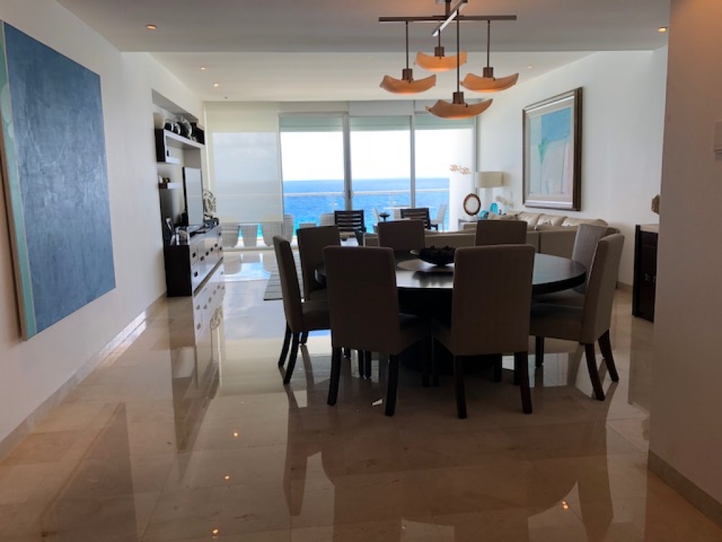 Lujoso departamento frente al mar, Residencial Las Olas, Zona Hotelera, Canc&uacute;n