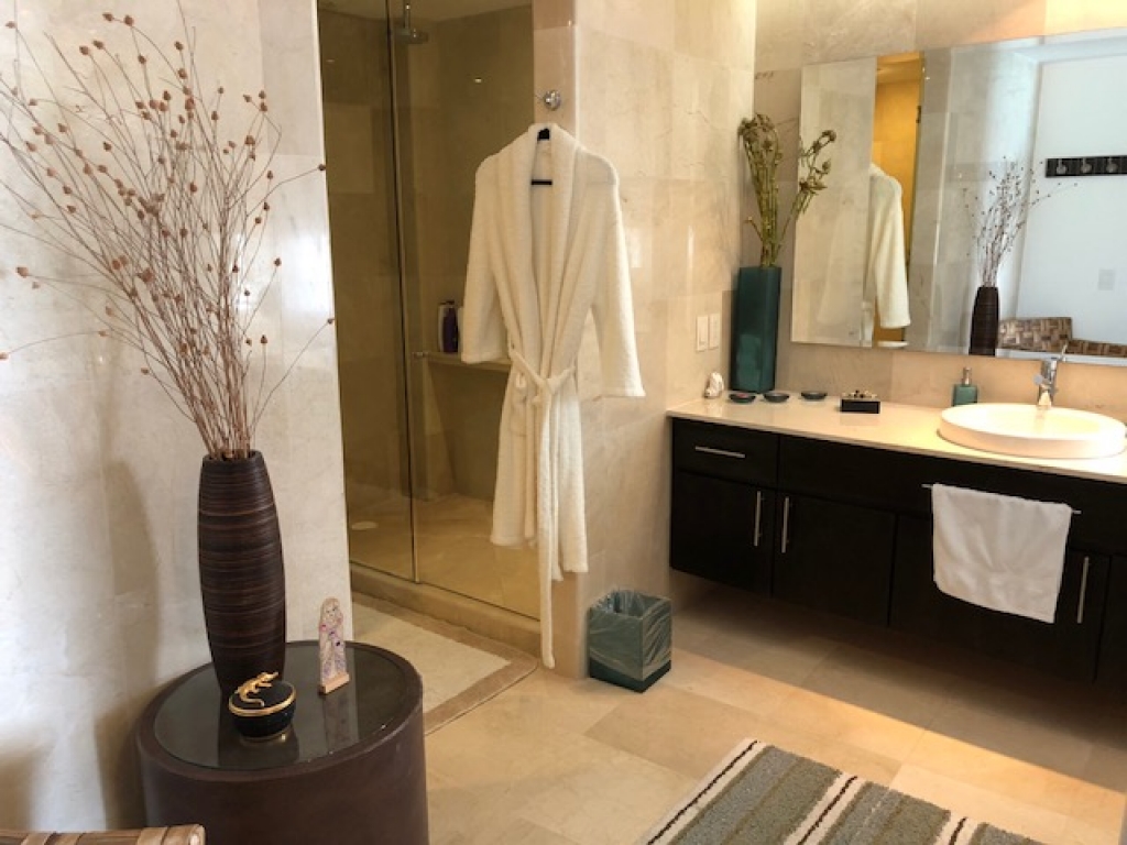 Lujoso departamento frente al mar, Residencial Las Olas, Zona Hotelera, Canc&uacute;n