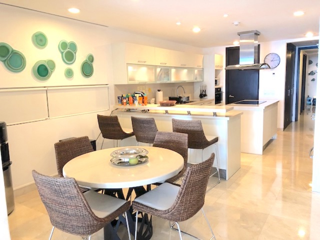 Lujoso departamento frente al mar, Residencial Las Olas, Zona Hotelera, Canc&uacute;n