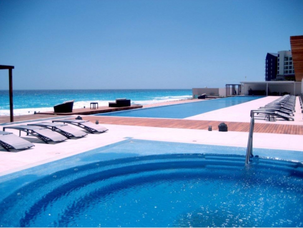 Lujoso departamento frente al mar, Residencial Las Olas, Zona Hotelera, Canc&uacute;n