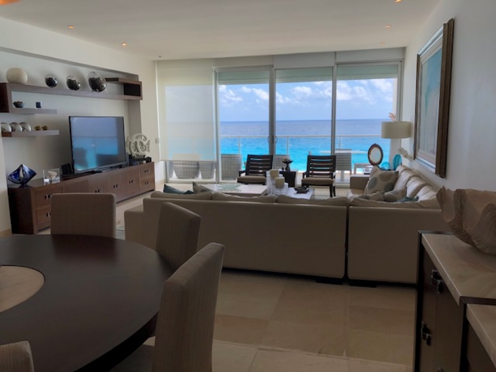 Lujoso departamento frente al mar, Residencial Las Olas, Zona Hotelera, Canc&uacute;n