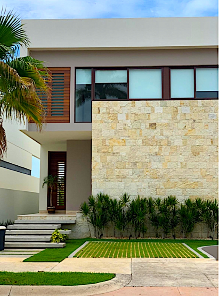 House with terrace and private pool, for sale, Puerto Canc&uacute;n, Canc&uacute;n