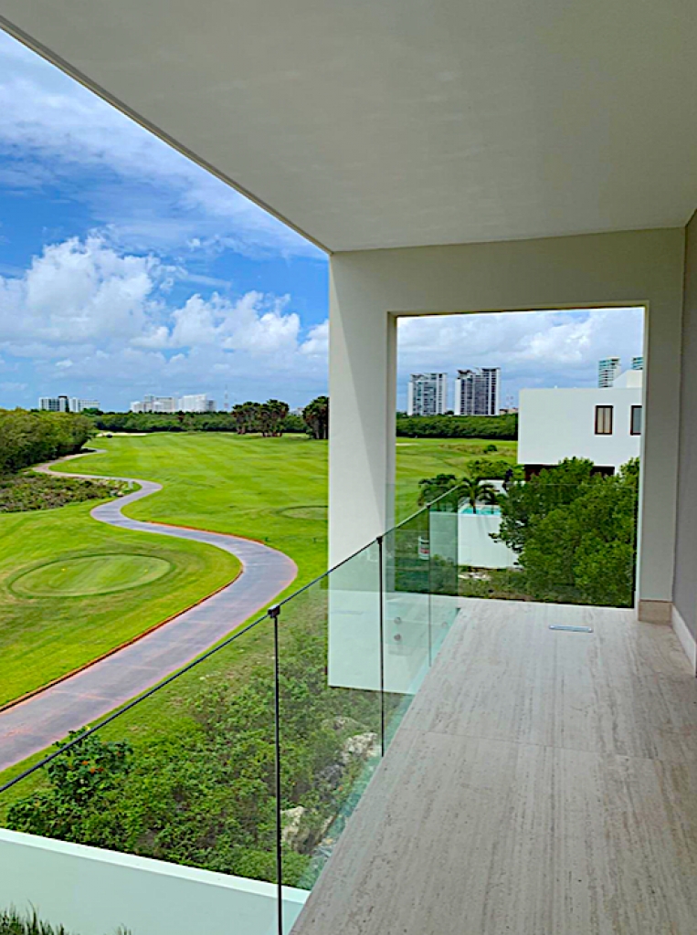 House with terrace and private pool, for sale, Puerto Canc&uacute;n, Canc&uacute;n