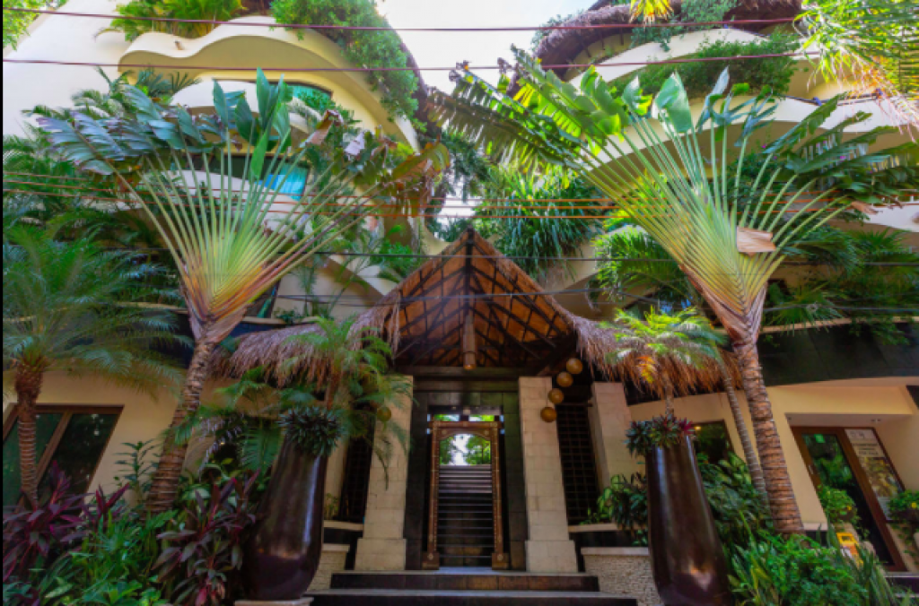 Condominium with private pool and garden, terrace, BBQ, for sale, Playacar, Playa del Carmen