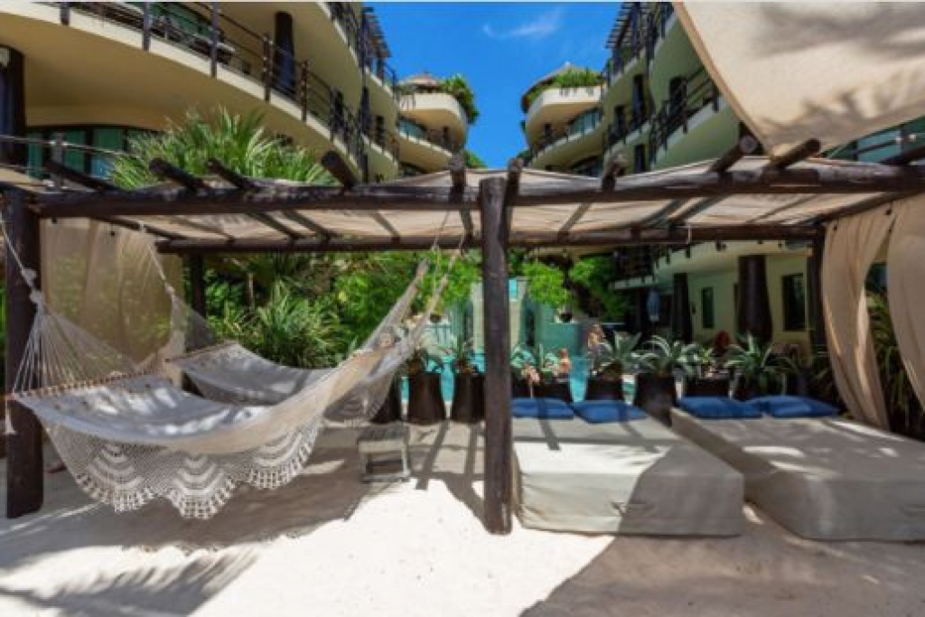 Condominium with private pool and garden, terrace, BBQ, for sale, Playacar, Playa del Carmen