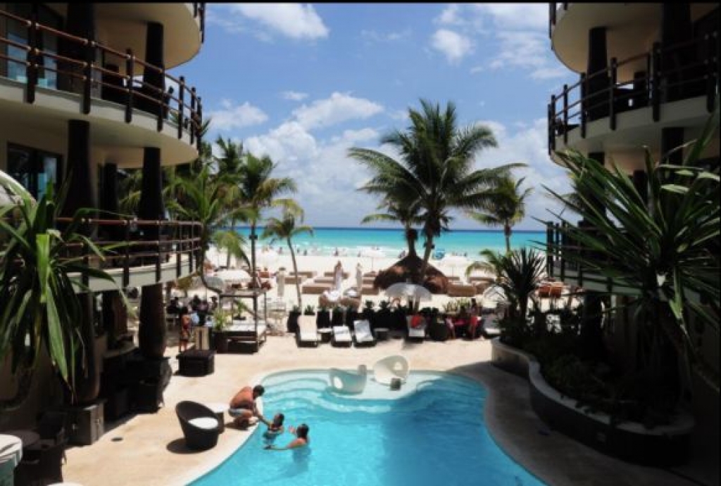 Condominium with private pool and garden, terrace, BBQ, for sale, Playacar, Playa del Carmen