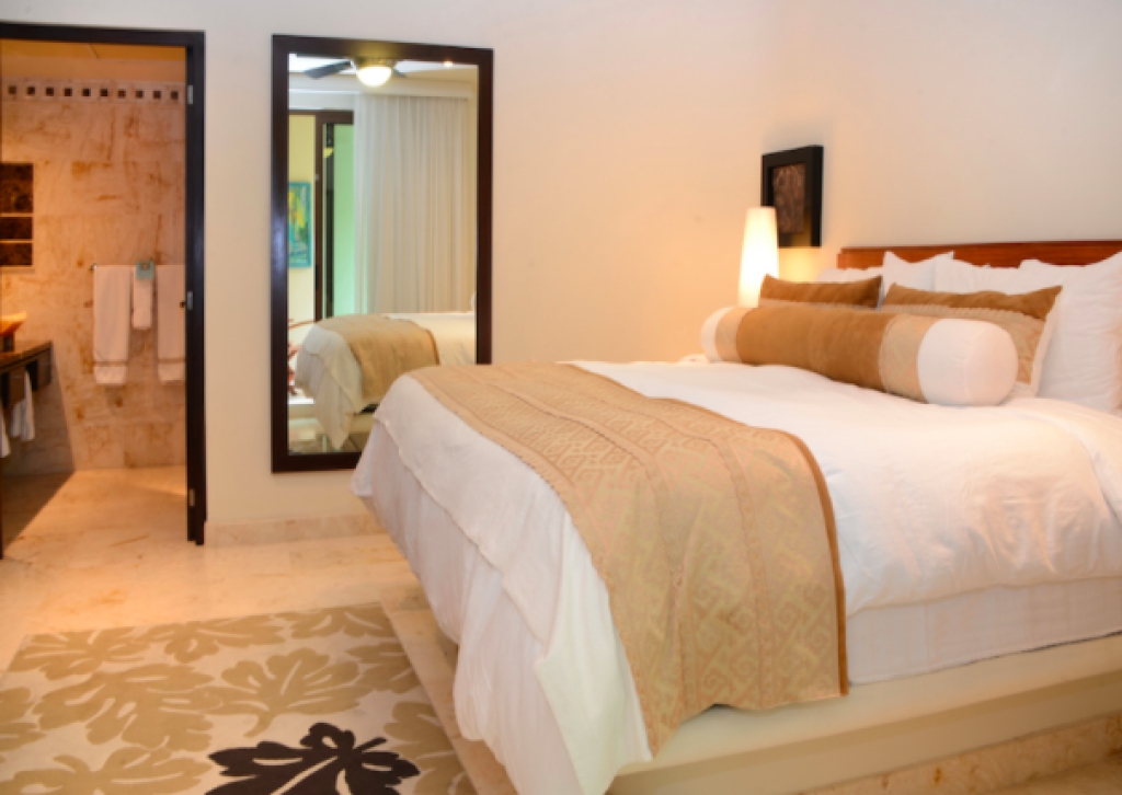 Condominium with private pool and garden, terrace, BBQ, for sale, Playacar, Playa del Carmen