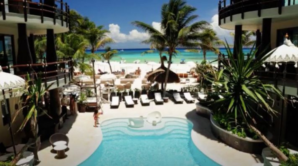 Condominium with private pool and garden, terrace, BBQ, for sale, Playacar, Playa del Carmen