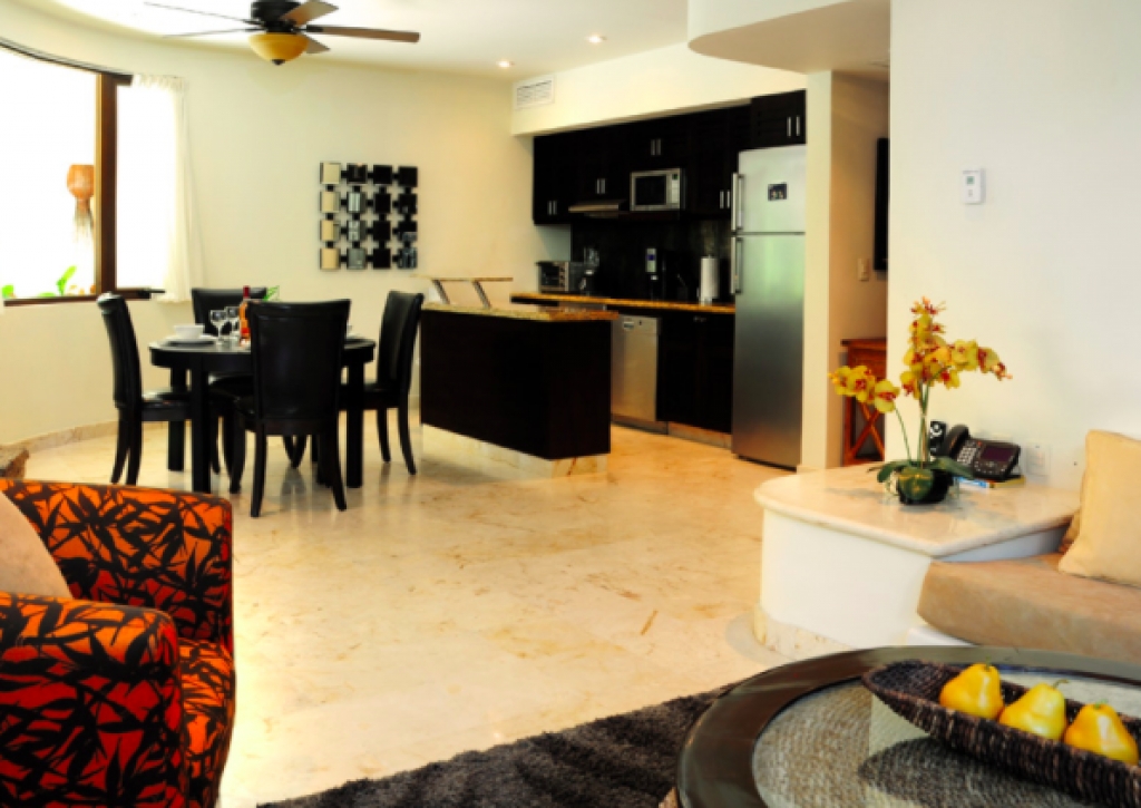 Condominium with private pool and garden, terrace, BBQ, for sale, Playacar, Playa del Carmen