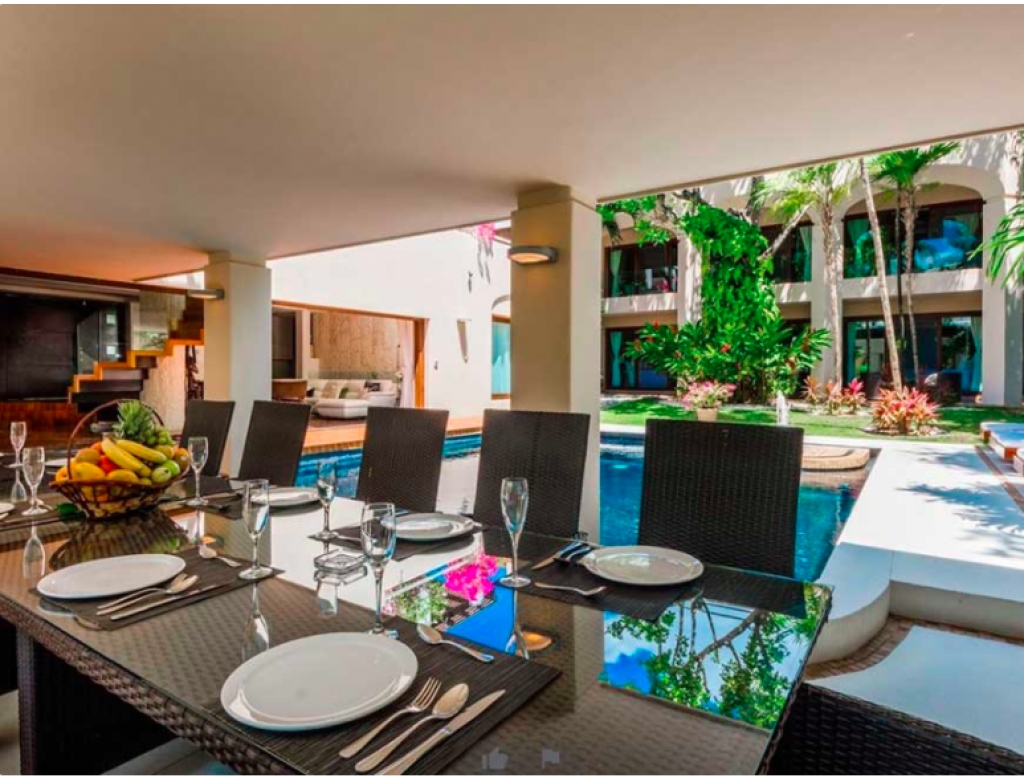 Luxury villa, 5 bedrooms, private pool water front, resort-style amenities,&nbsp; gated community with golf course and access to the sea