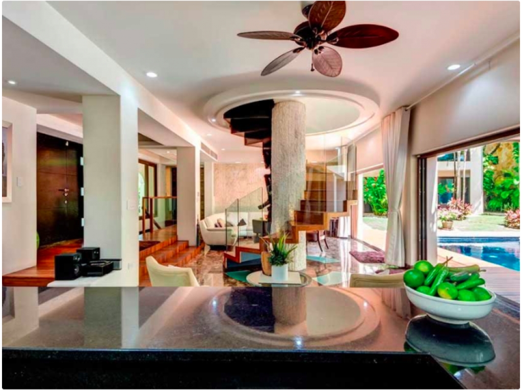 Luxury villa, 5 bedrooms, private pool water front, resort-style amenities,&nbsp; gated community with golf course and access to the sea