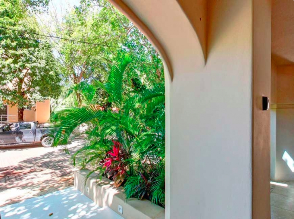 Luxury villa, 5 bedrooms, private pool water front, resort-style amenities,&nbsp; gated community with golf course and access to the sea