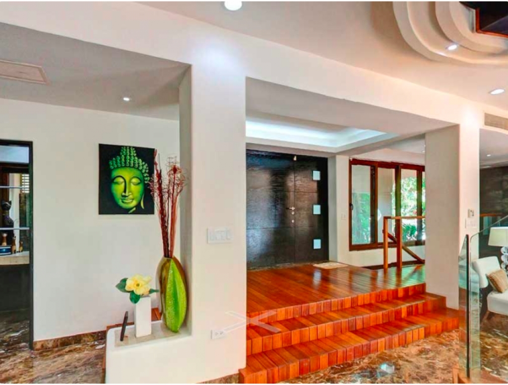 Luxury villa, 5 bedrooms, private pool water front, resort-style amenities,&nbsp; gated community with golf course and access to the sea