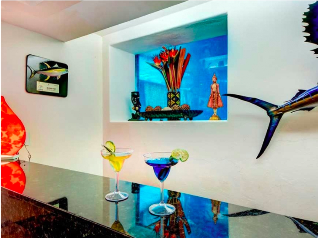 Luxury villa, 5 bedrooms, private pool water front, resort-style amenities,&nbsp; gated community with golf course and access to the sea