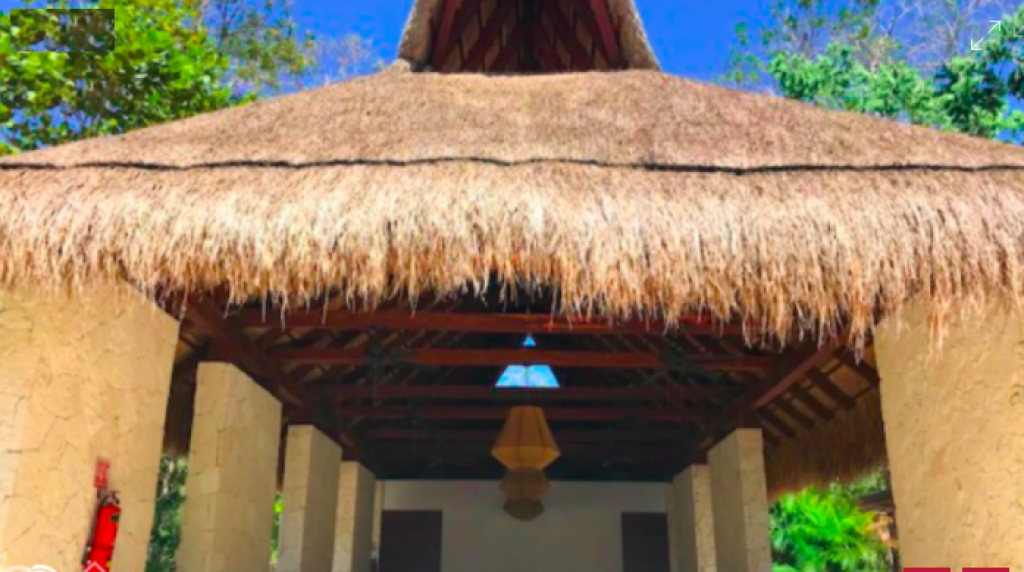 Lote residencial en comunidad privada con amenidades, areas verdes protegidas, area comercial, cerca de la playa y zona hotelera.