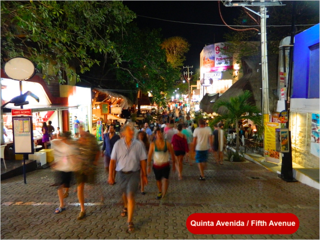 Local comercial a la venta a pasos de la quinta avenida en Playa del Carmen