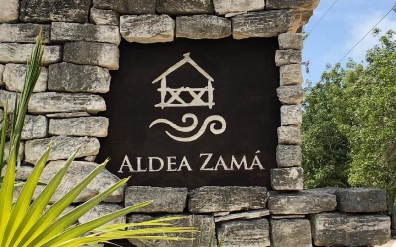 Local comercial en venta, area comercial de Aldea Zama, Tulum.