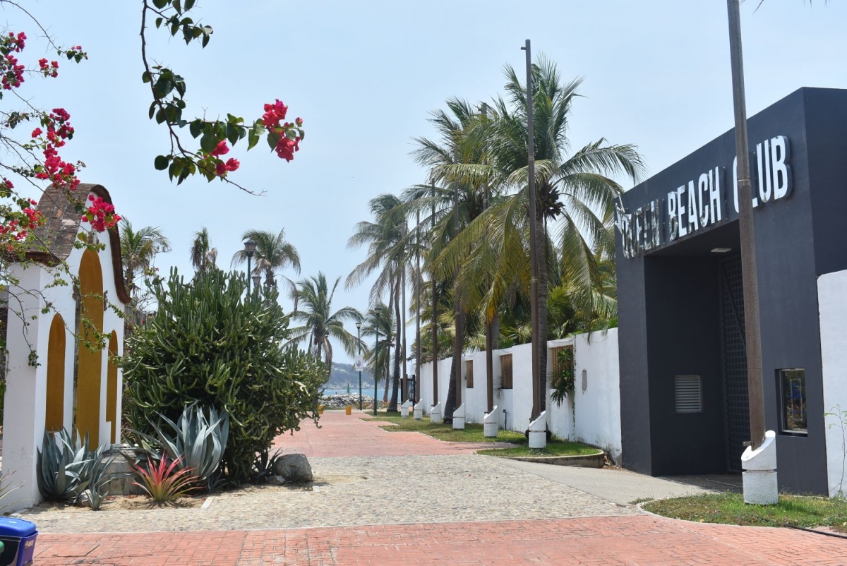 Terreno uso de suelo tur&iacute;stico hotelero a 300 metros de la playa, Bahia Chahue, en venta, Huatulco,