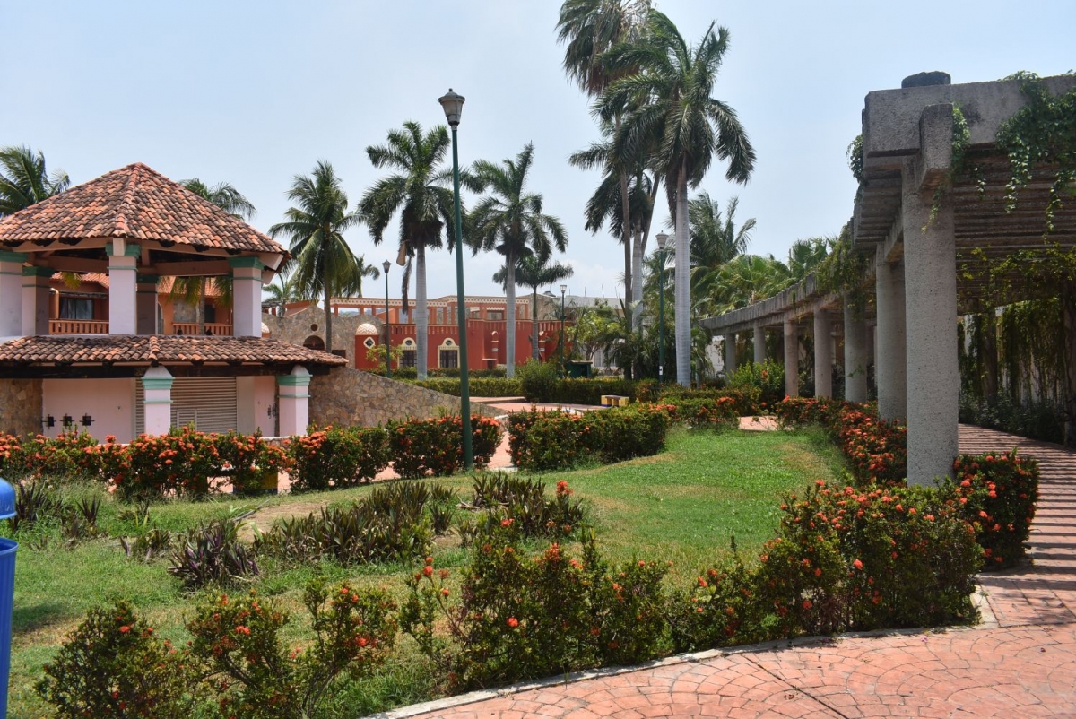 Terreno uso de suelo tur&iacute;stico hotelero a 300 metros de la playa, Bahia Chahue, en venta, Huatulco,