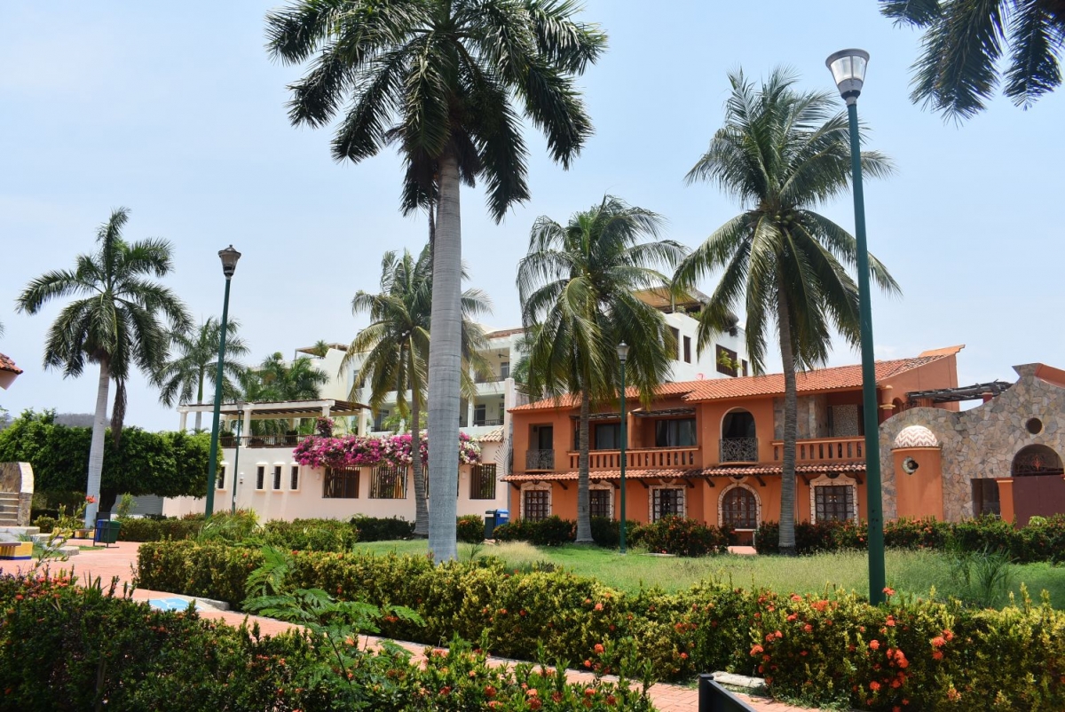 Terreno uso de suelo tur&iacute;stico hotelero a 300 metros de la playa, Bahia Chahue, en venta, Huatulco,