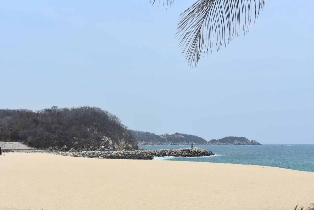 Terreno uso de suelo tur&iacute;stico hotelero a 300 metros de la playa, Bahia Chahue, en venta, Huatulco,