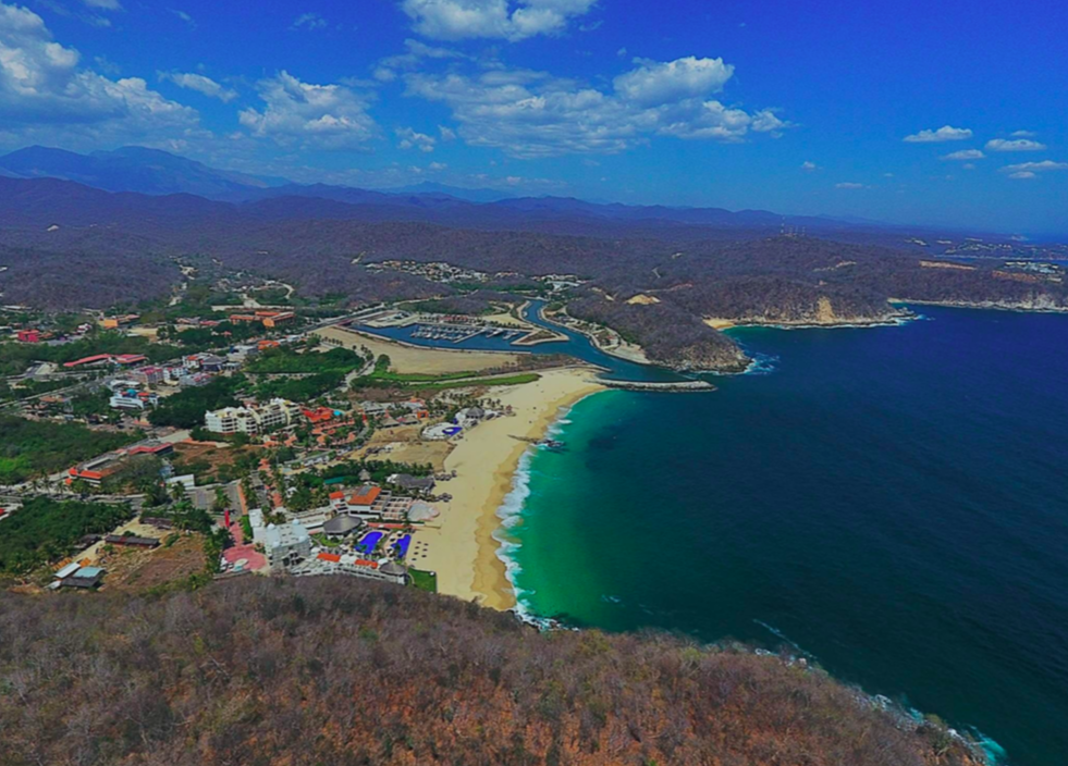 Terreno uso de suelo tur&iacute;stico hotelero a 300 metros de la playa, Bahia Chahue, en venta, Huatulco,