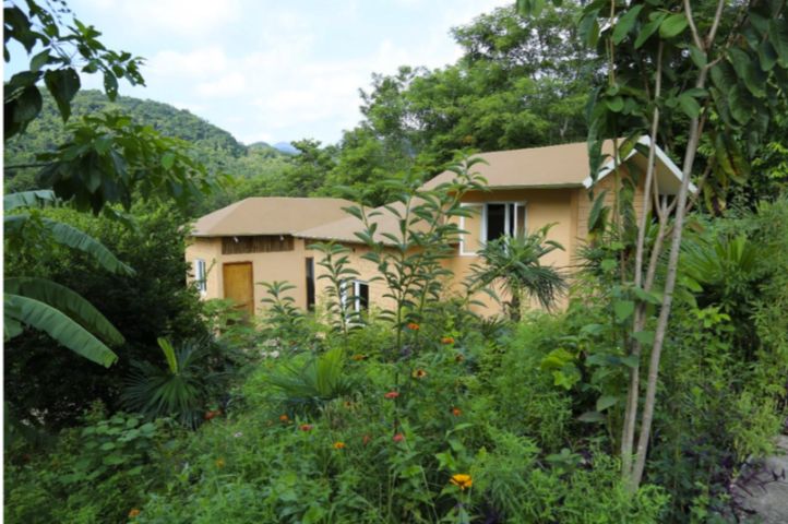 Hotel boutique en el bosque,  ecol&oacute;gico, 4 suites a la orilla de peque&ntilde;o rio, cerca